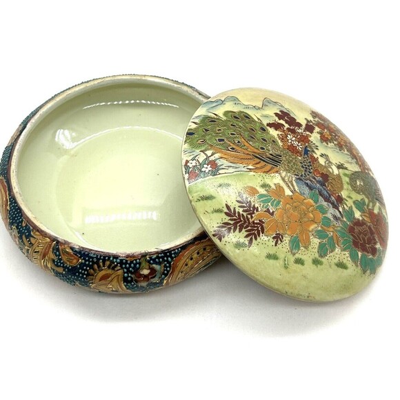 Asian Bowl w/ Lid Of Three Peacocks And Floral Outlined In Gold Color. GARF1-2 - Picture 4 of 6